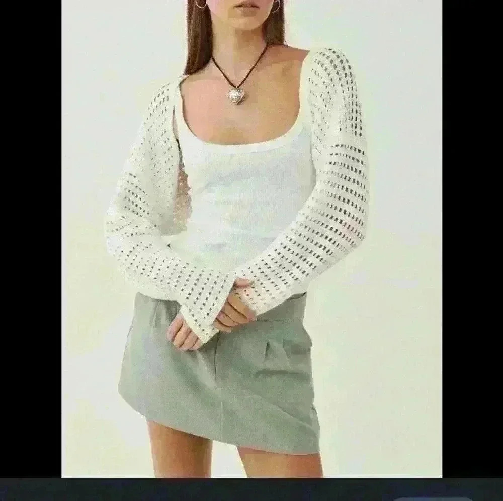 NWNT Oxygen crochet cream acrylic beach coverup shrug  long sleeve sweater 1